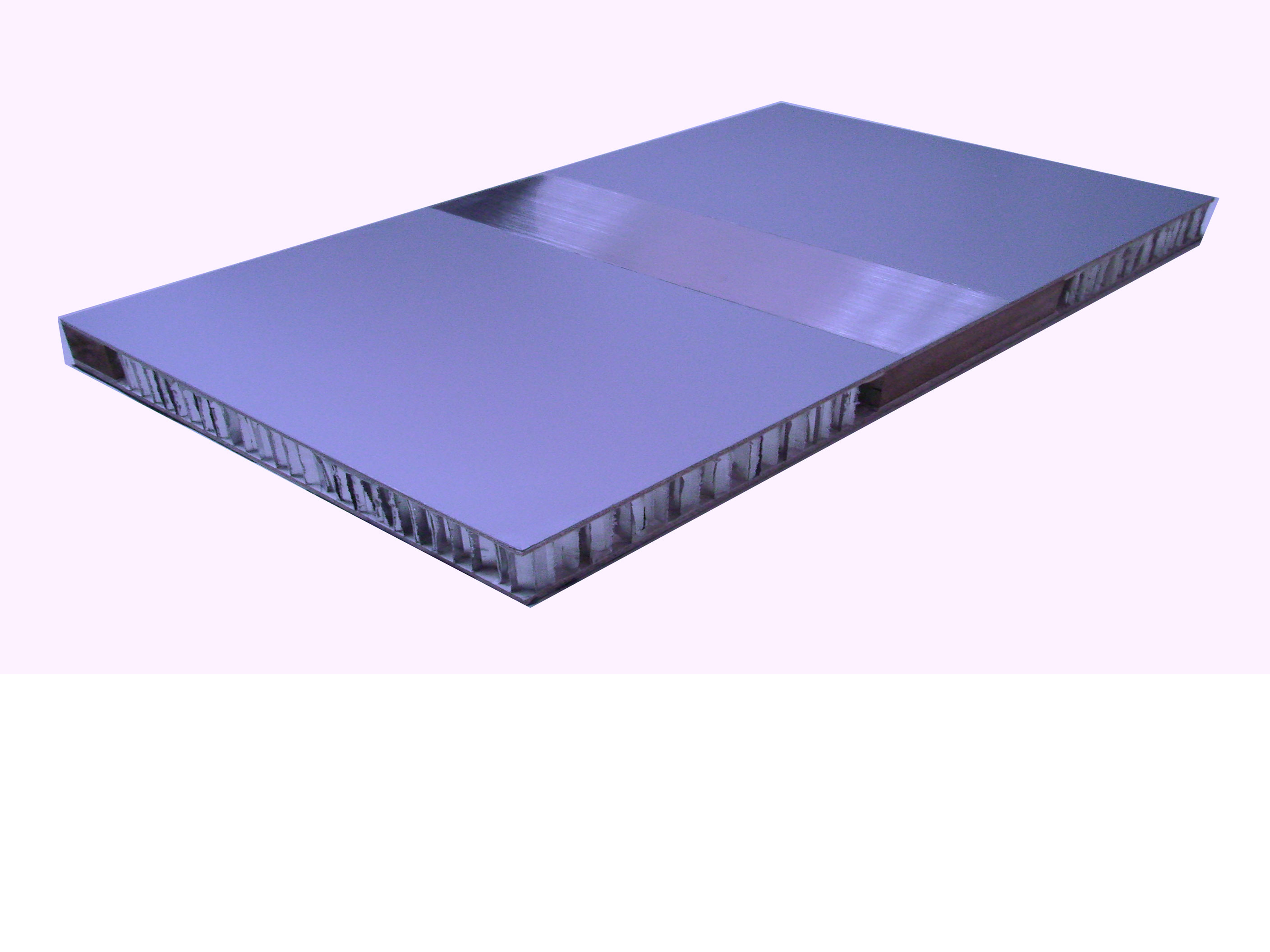 雷诺贝尔蜂窝铝板主要应用于橱柜台面,家具台面板等其面板主要选用