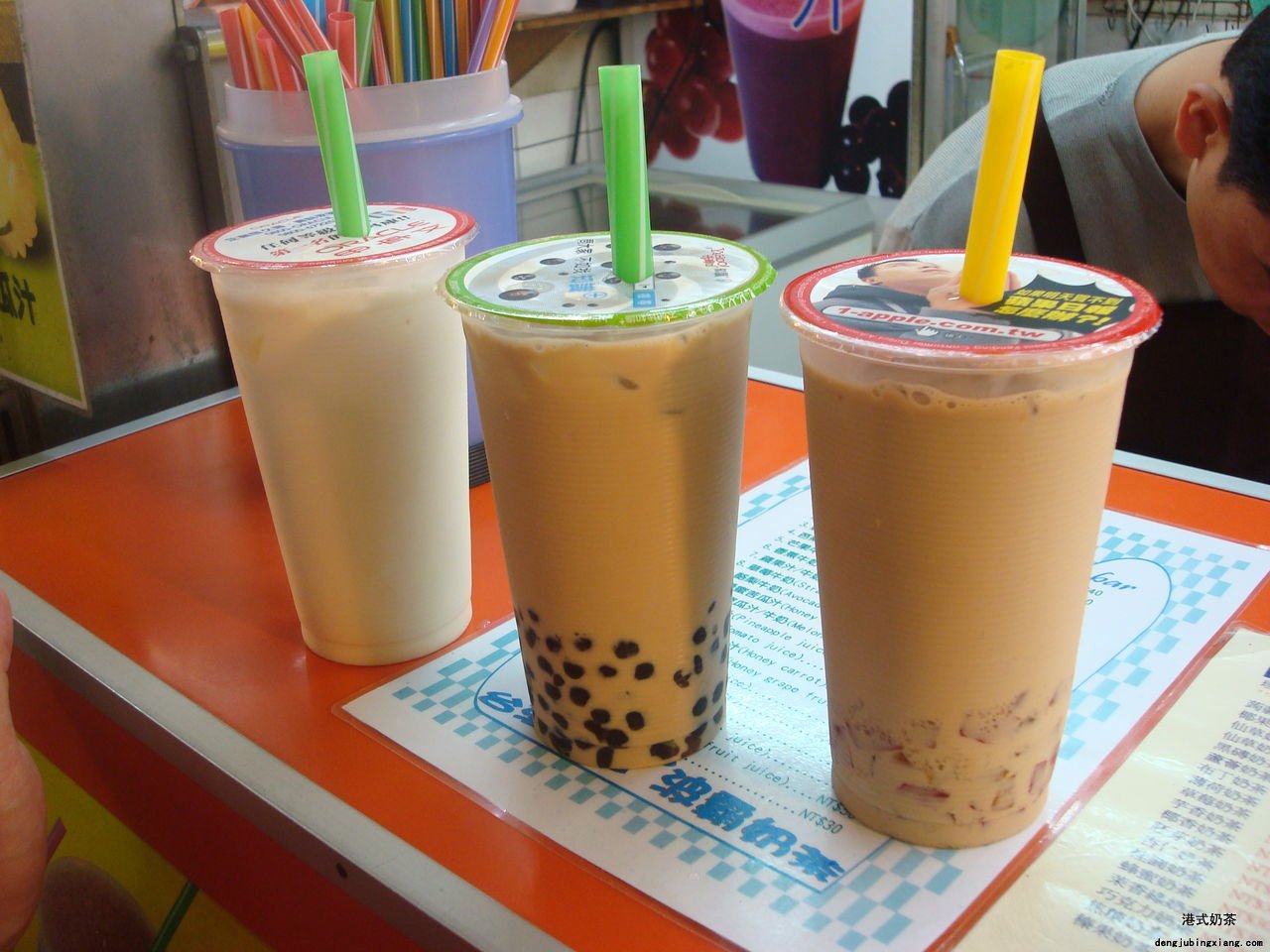 请问哪里有奶茶培训,开奶茶果汁店赚钱吗?武汉珍珠,和